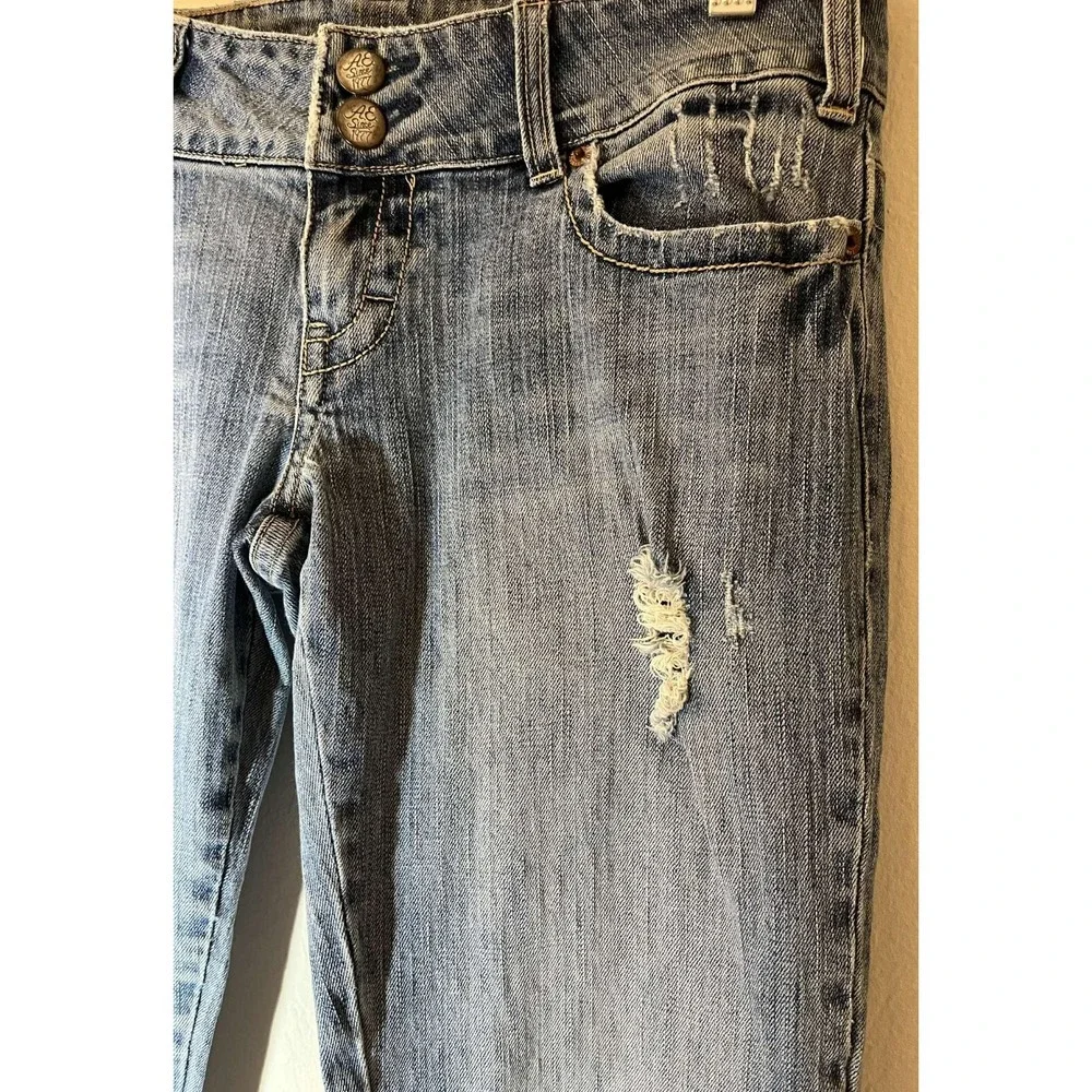 Vintage American Eagle Women's Size 8 Regular Blue Jeans Light Wash Distressed
